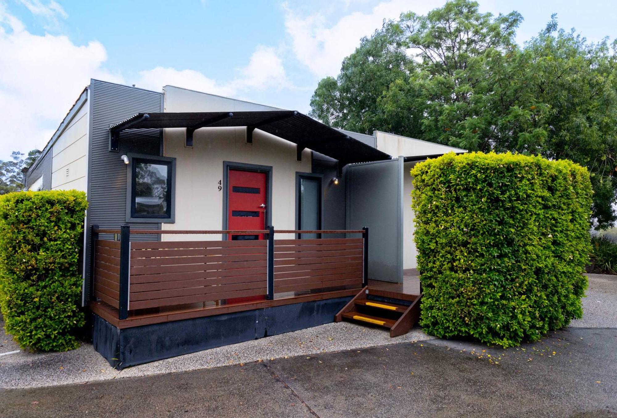 Airport Tourist Village Melbourne City Exterior foto